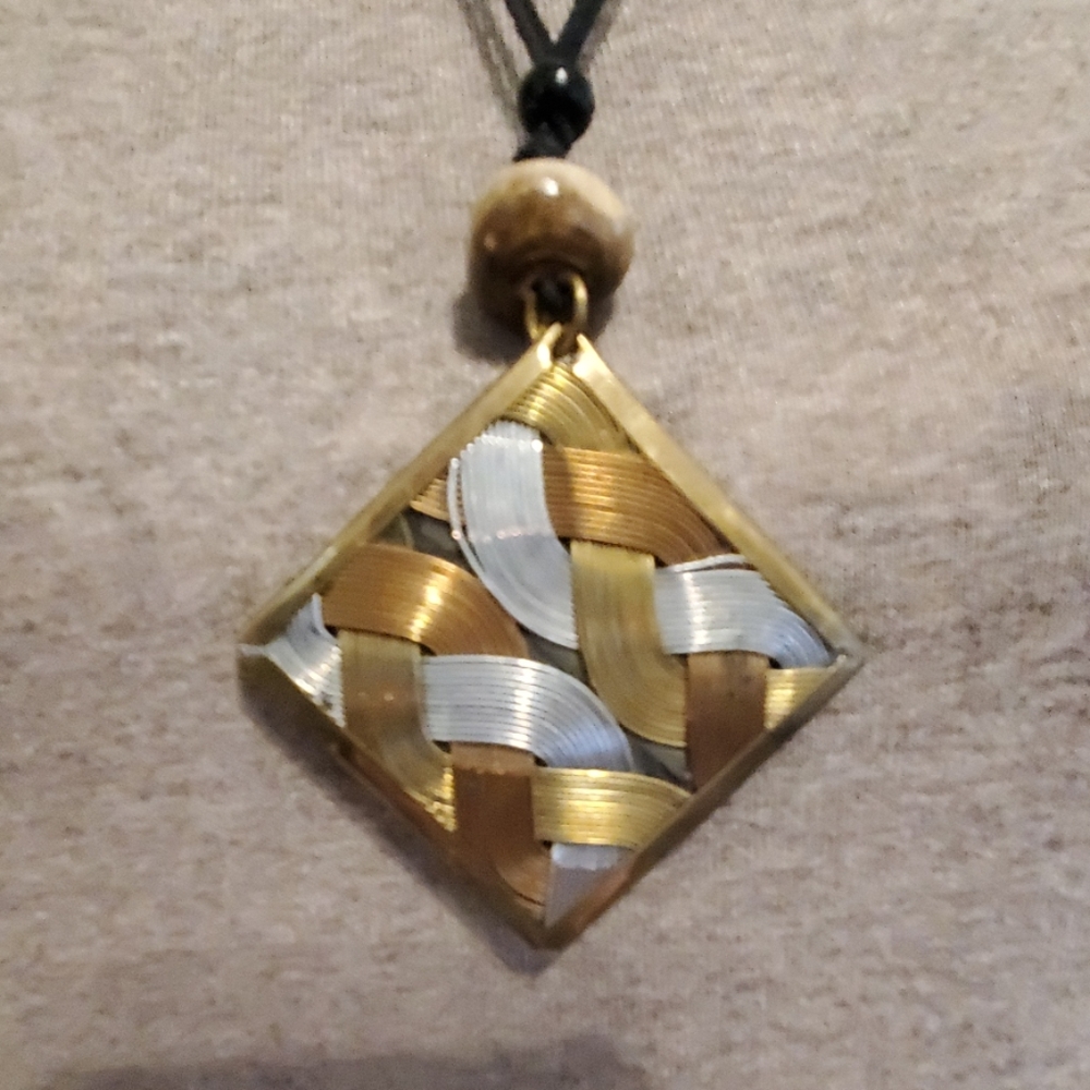 Necklace - Picture 2 of 3